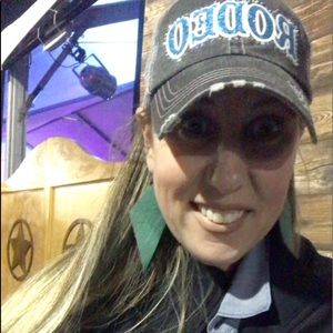 MEET YOUR POSHER :))